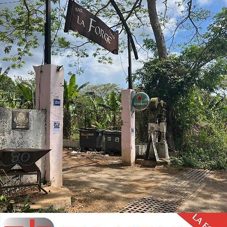 Pia Home La Forge Tsingoni Luaran gambar